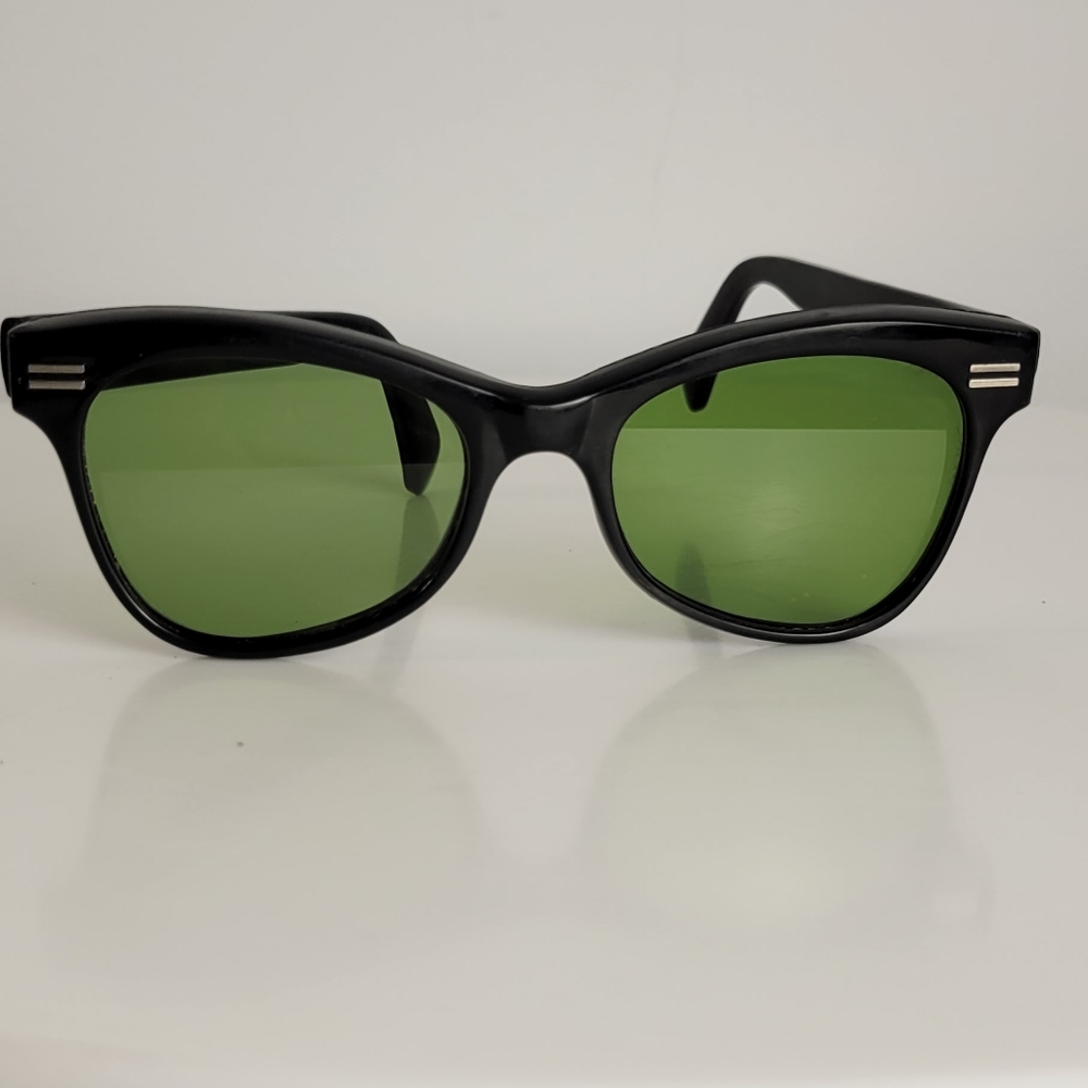 Stylish vintage Rare Retro Green Lense samco sunglasses. Made In Italy